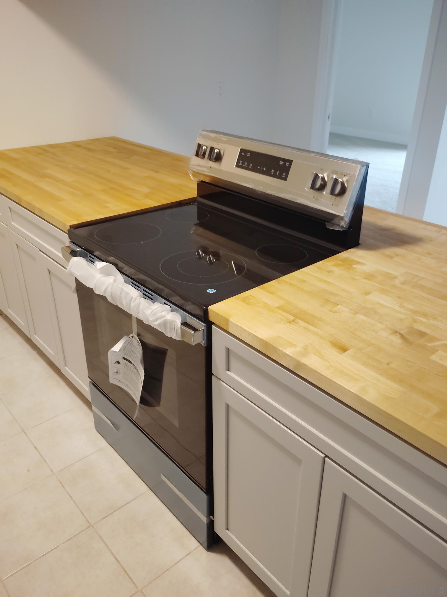 Detail Gallery Image 4 of 27 For 6780  Friars  #154,  San Diego,  CA 92108 - 2 Beds | 2 Baths