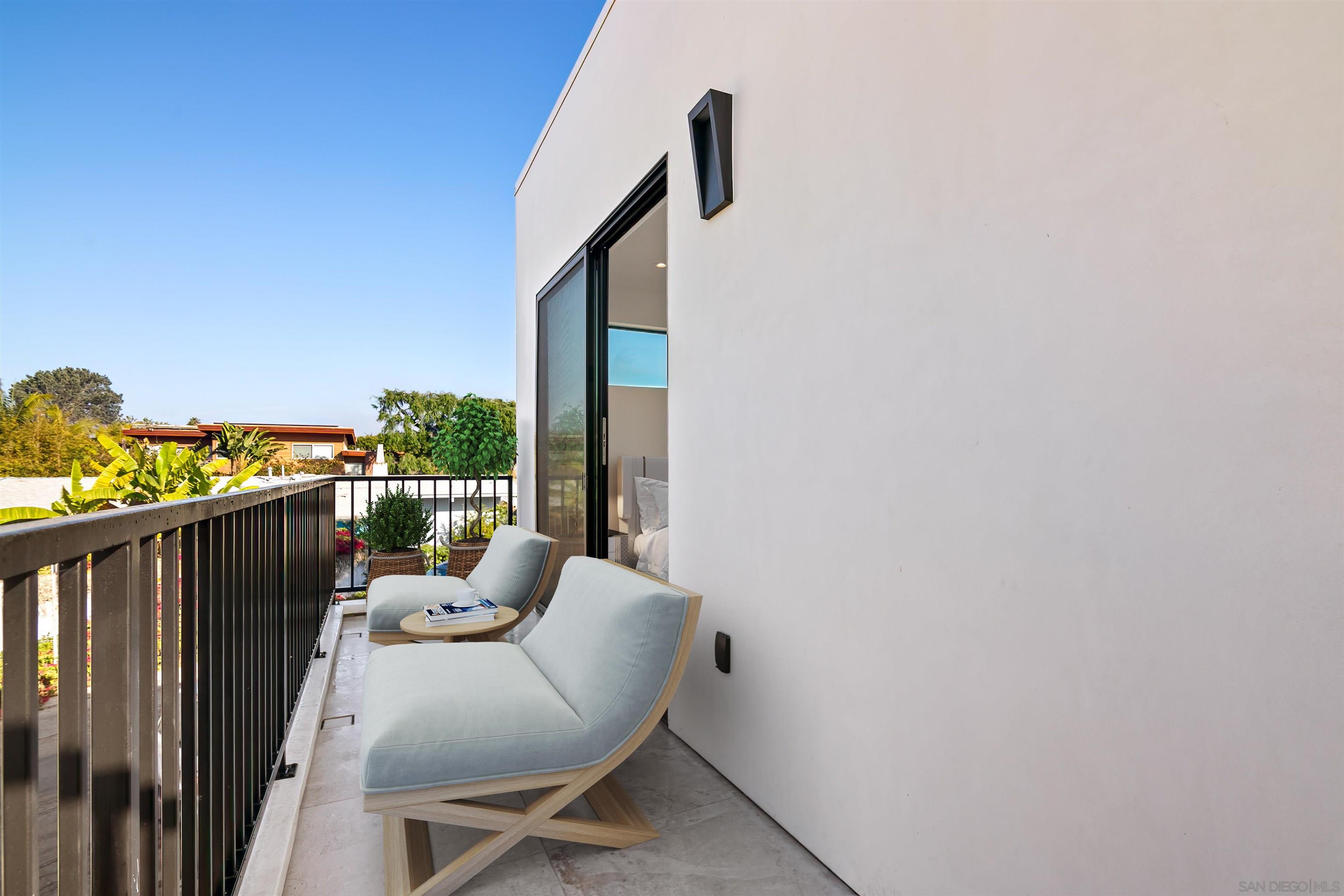 Detail Gallery Image 14 of 17 For 8168  Paseo Del Ocaso  2nd Floor Adu, La Jolla,  CA 92037 - 1 Beds | 1 Baths