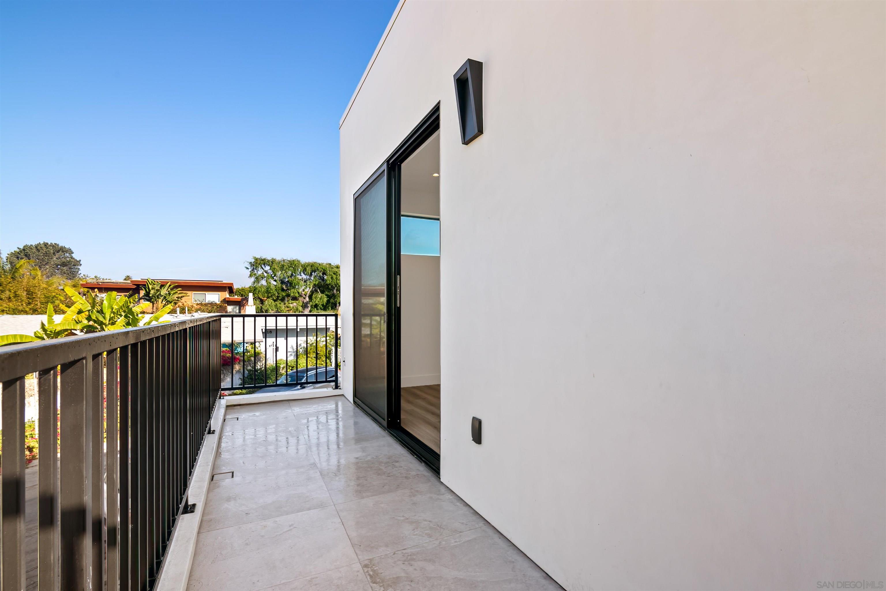 Detail Gallery Image 15 of 17 For 8168  Paseo Del Ocaso  2nd Floor Adu, La Jolla,  CA 92037 - 1 Beds | 1 Baths