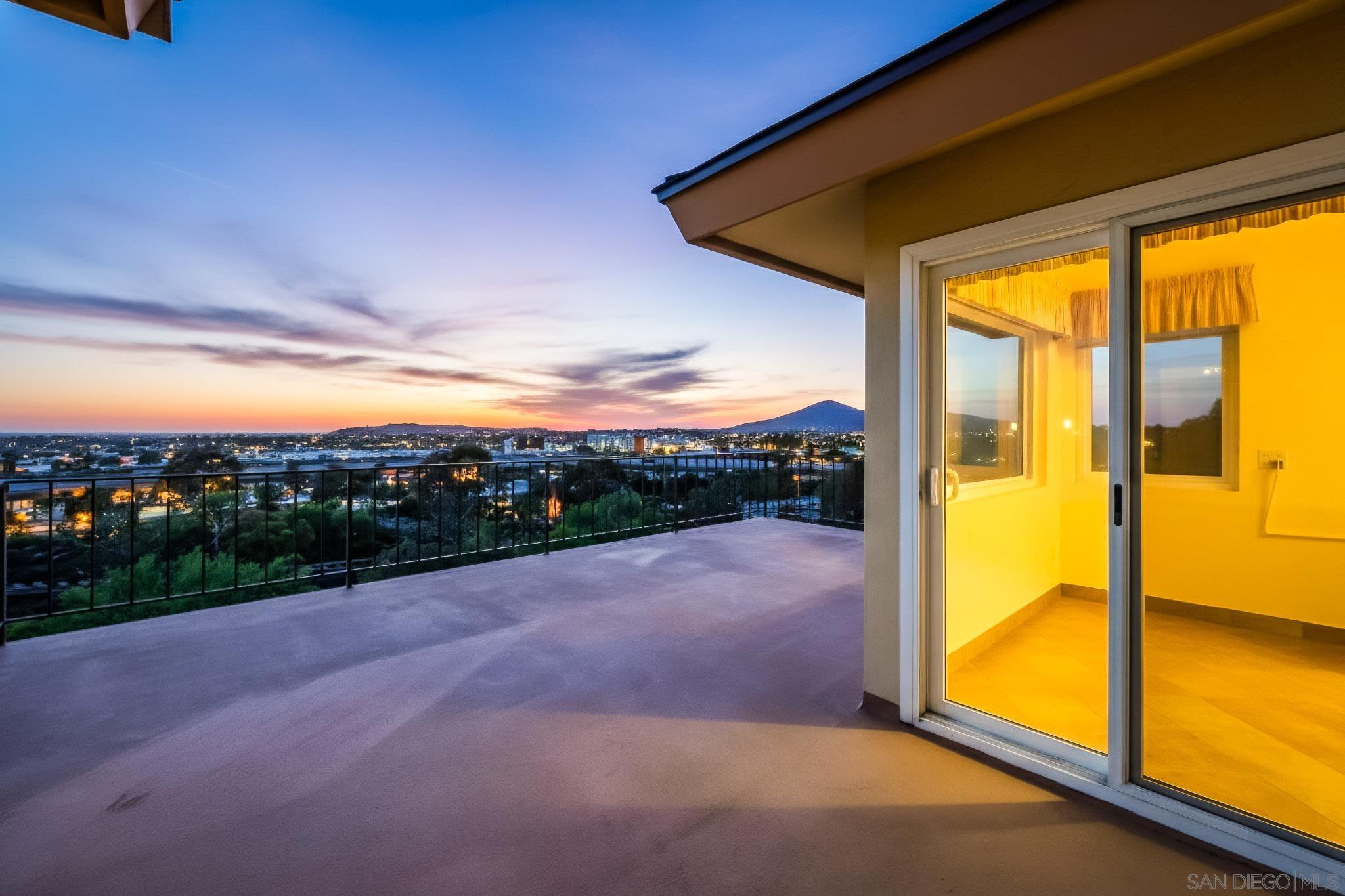 Detail Gallery Image 2 of 25 For 5410  Bishops Way, La Mesa,  CA 91941 - 3 Beds | 2 Baths