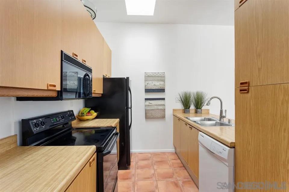 Detail Gallery Image 5 of 8 For 8328  Regents Road  3g, San Diego,  CA 92122 - 2 Beds | 2 Baths