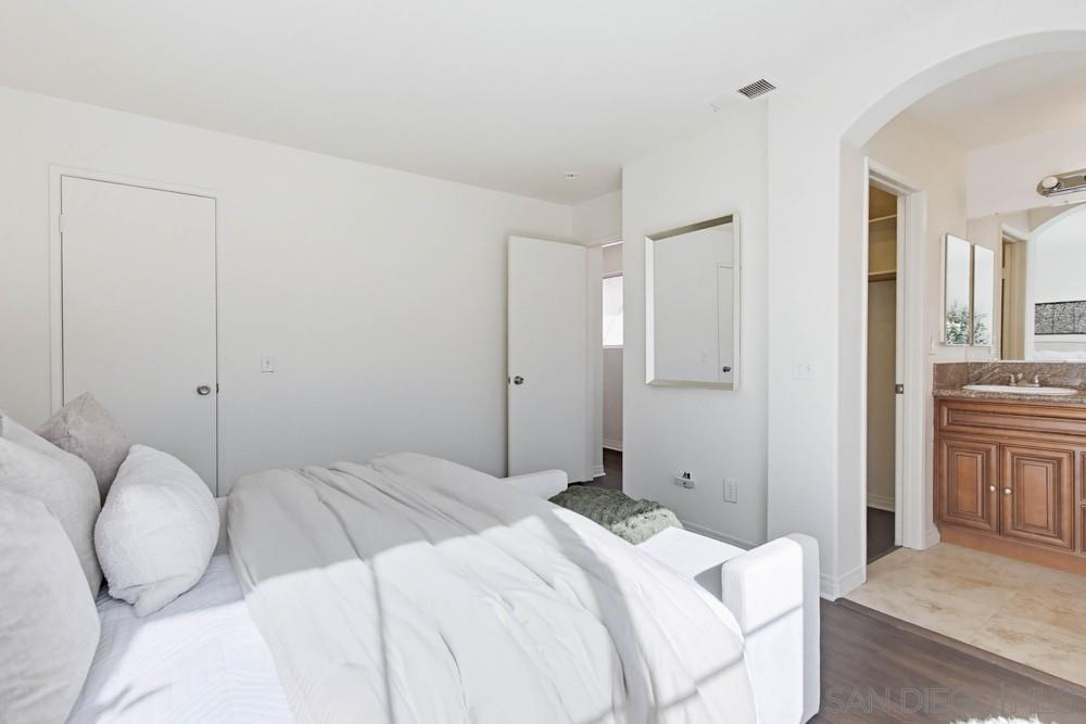 Detail Gallery Image 13 of 21 For 11003  Caminito Arcada, San Diego,  CA 92131 - 2 Beds | 2/1 Baths