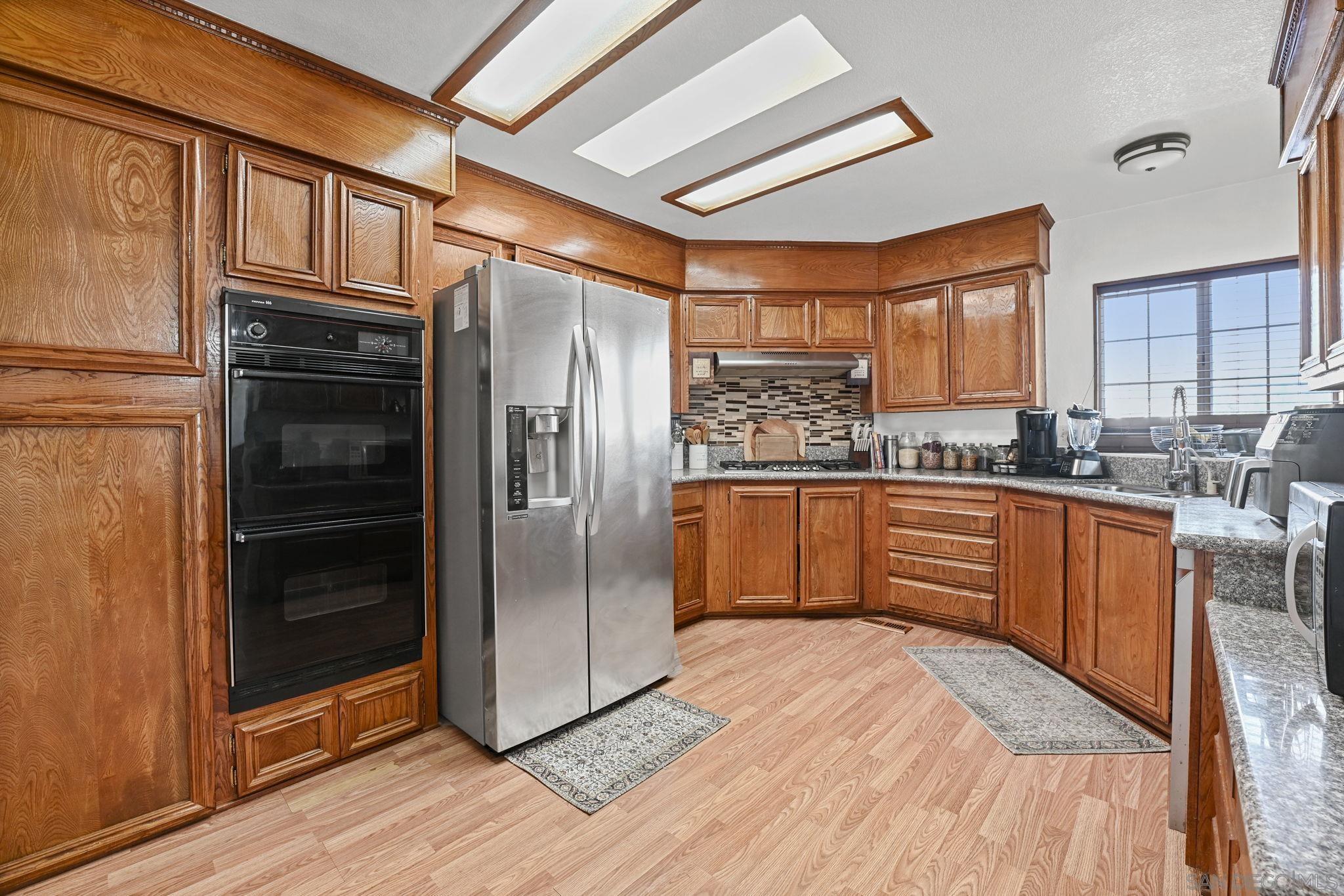 Detail Gallery Image 11 of 35 For 1410  Martinique Drive, Hemet,  CA 92543 - 4 Beds | 3 Baths