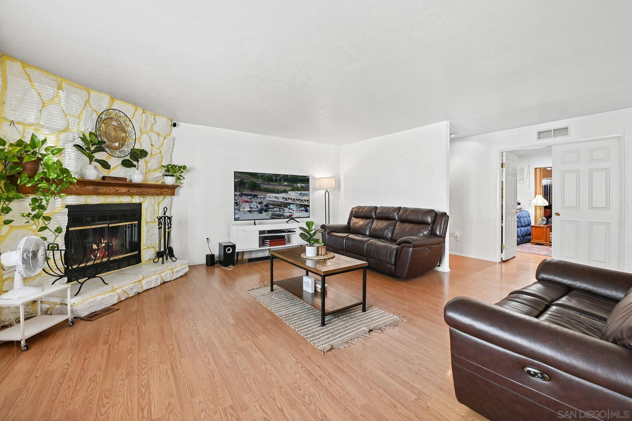 Detail Gallery Image 13 of 35 For 1410  Martinique Drive, Hemet,  CA 92543 - 4 Beds | 3 Baths