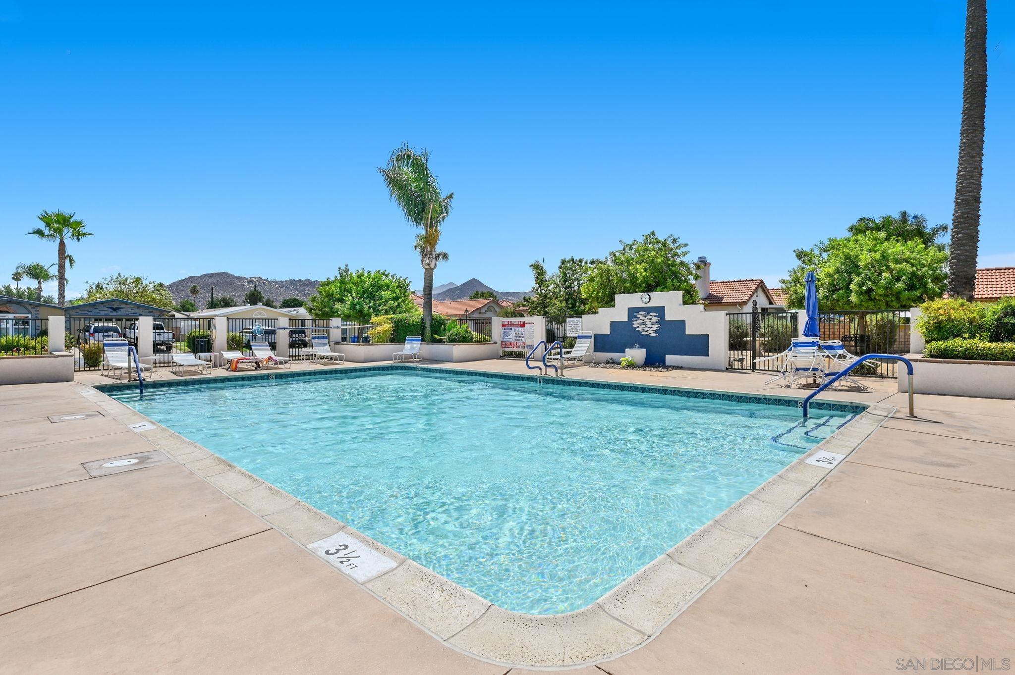 Detail Gallery Image 32 of 35 For 1410  Martinique Drive, Hemet,  CA 92543 - 4 Beds | 3 Baths