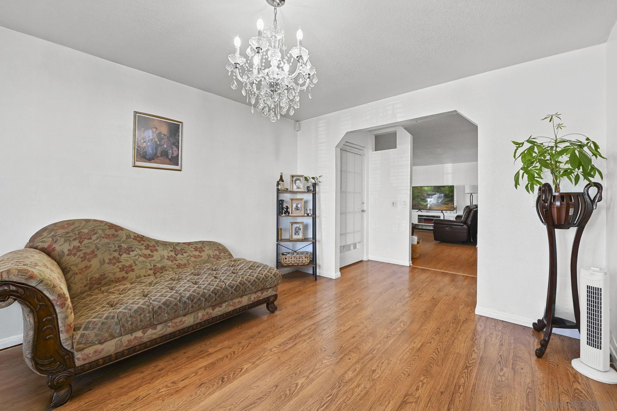 Detail Gallery Image 8 of 35 For 1410  Martinique Drive, Hemet,  CA 92543 - 4 Beds | 3 Baths