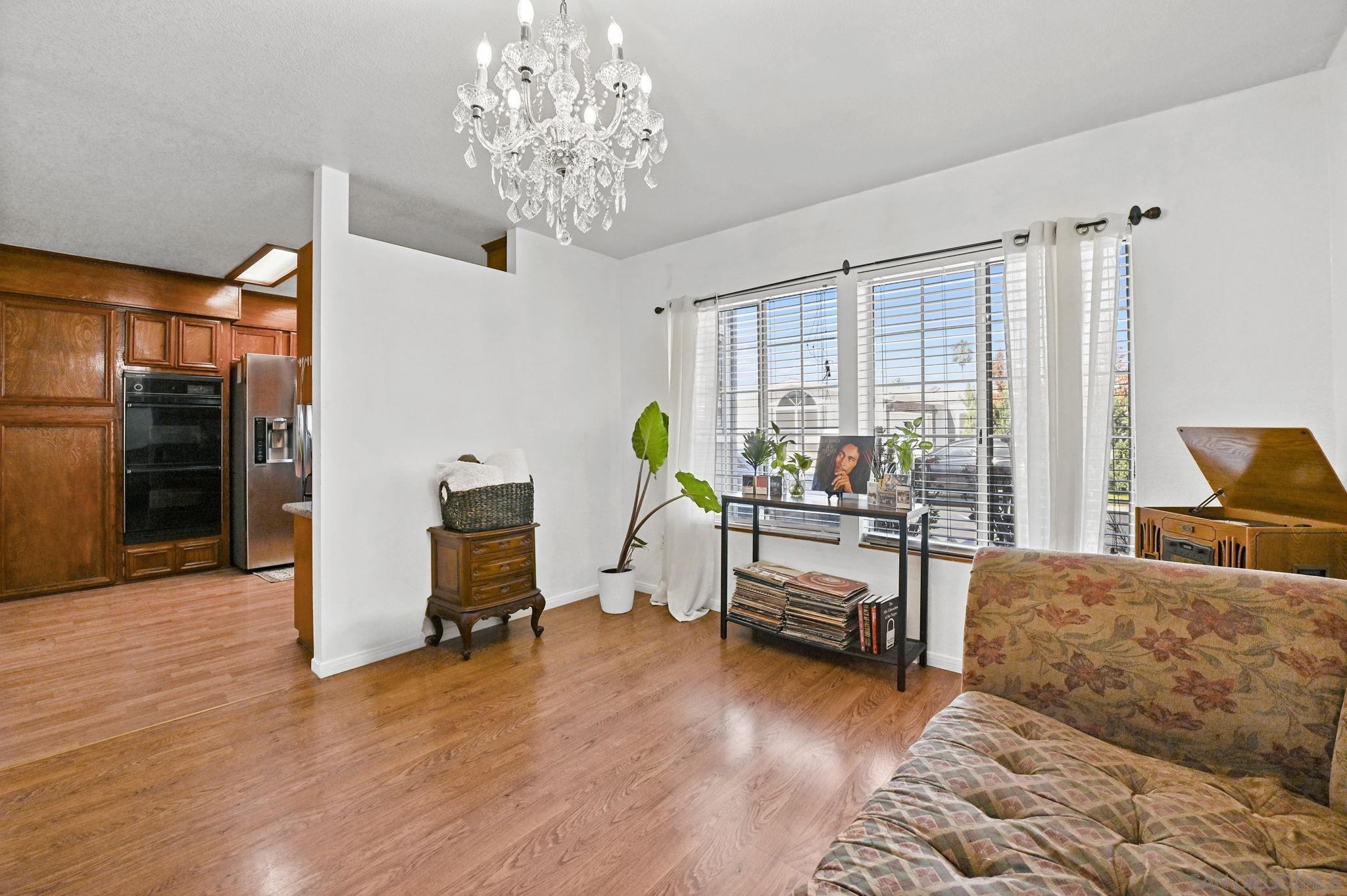 Detail Gallery Image 9 of 35 For 1410  Martinique Drive, Hemet,  CA 92543 - 4 Beds | 3 Baths