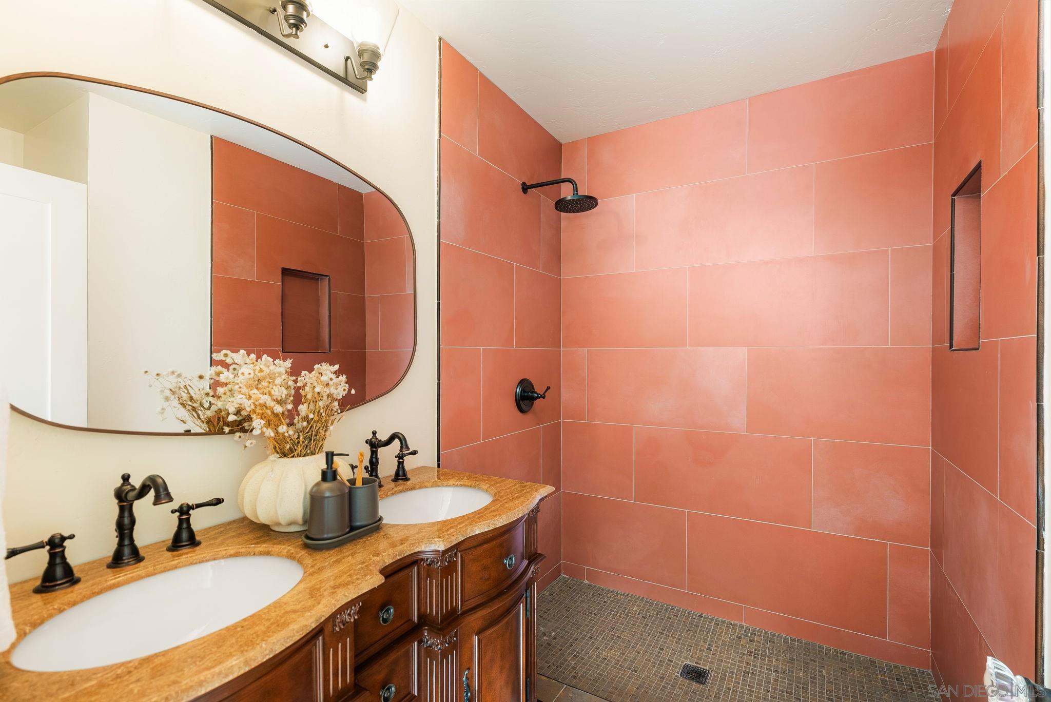 Detail Gallery Image 16 of 40 For 700  Wakefield Ct, El Cajon,  CA 92020 - 4 Beds | 4 Baths