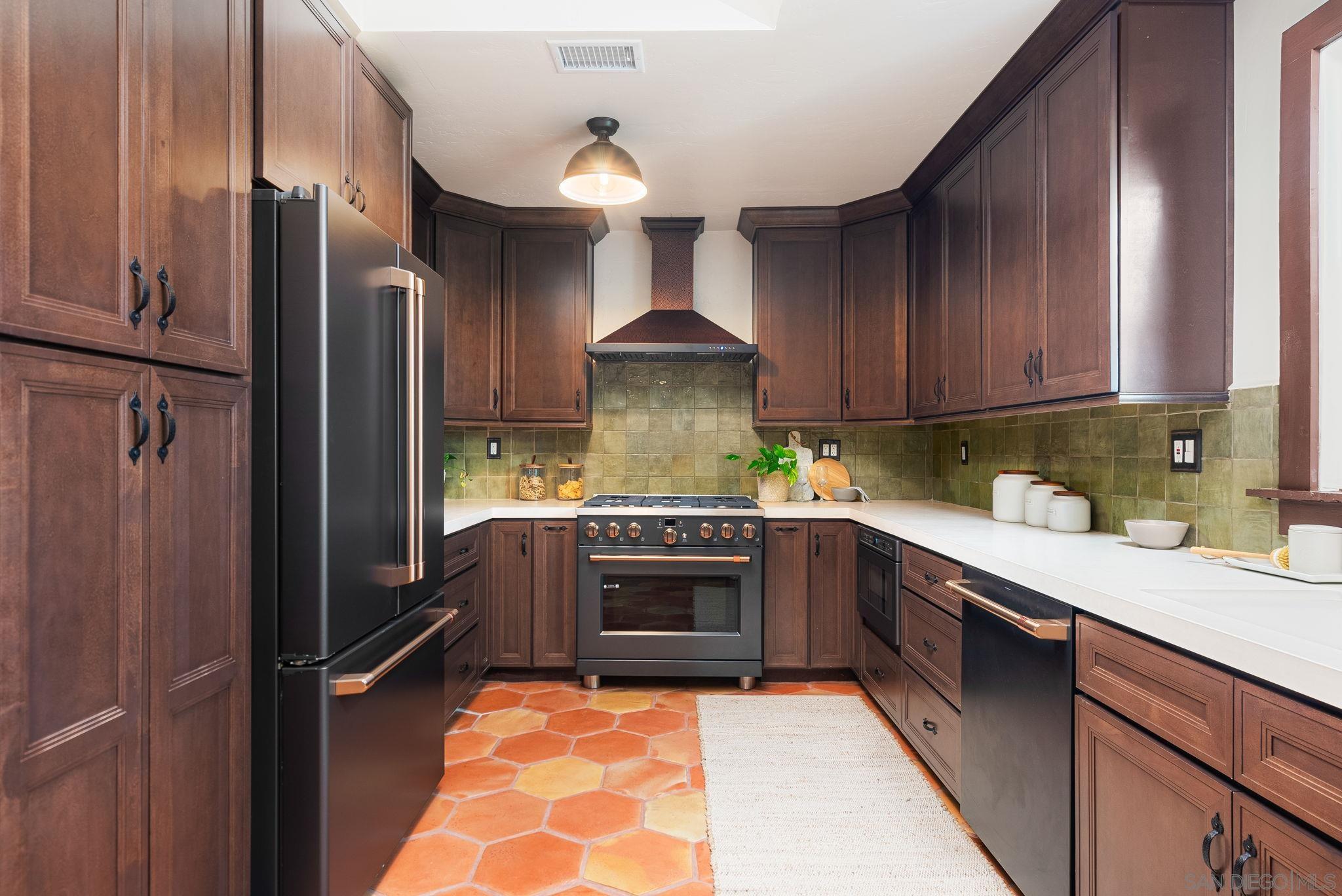 Detail Gallery Image 32 of 40 For 700  Wakefield Ct, El Cajon,  CA 92020 - 4 Beds | 4 Baths