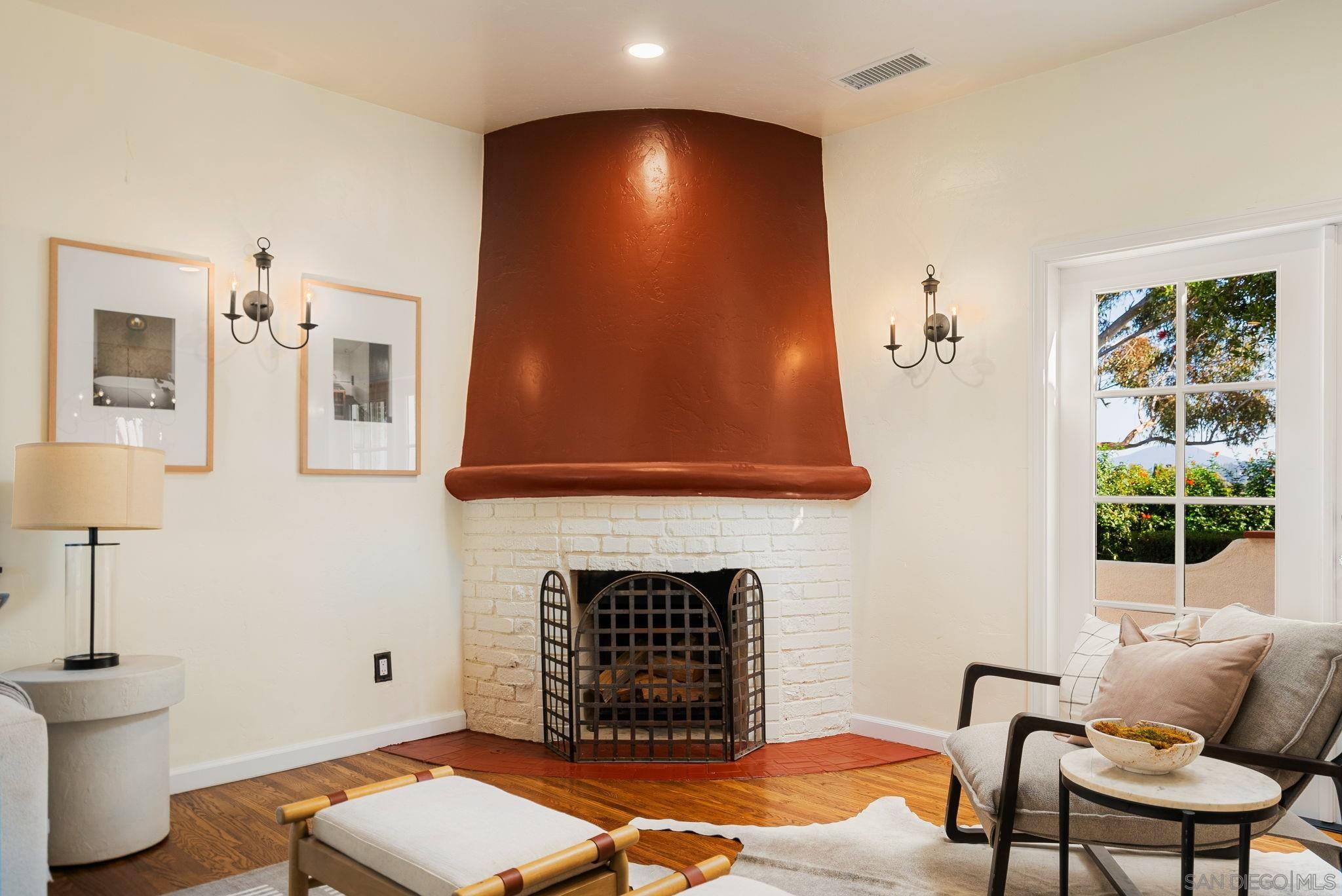 Detail Gallery Image 5 of 40 For 700  Wakefield Ct, El Cajon,  CA 92020 - 4 Beds | 4 Baths