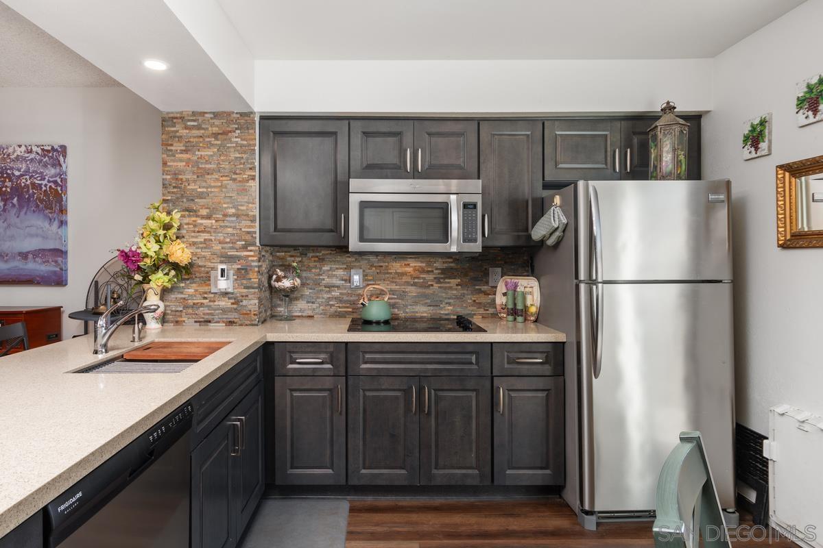 Detail Gallery Image 5 of 41 For 5800  Lake Murray Blvd  #83,  La Mesa,  CA 91942 - 2 Beds | 1/1 Baths