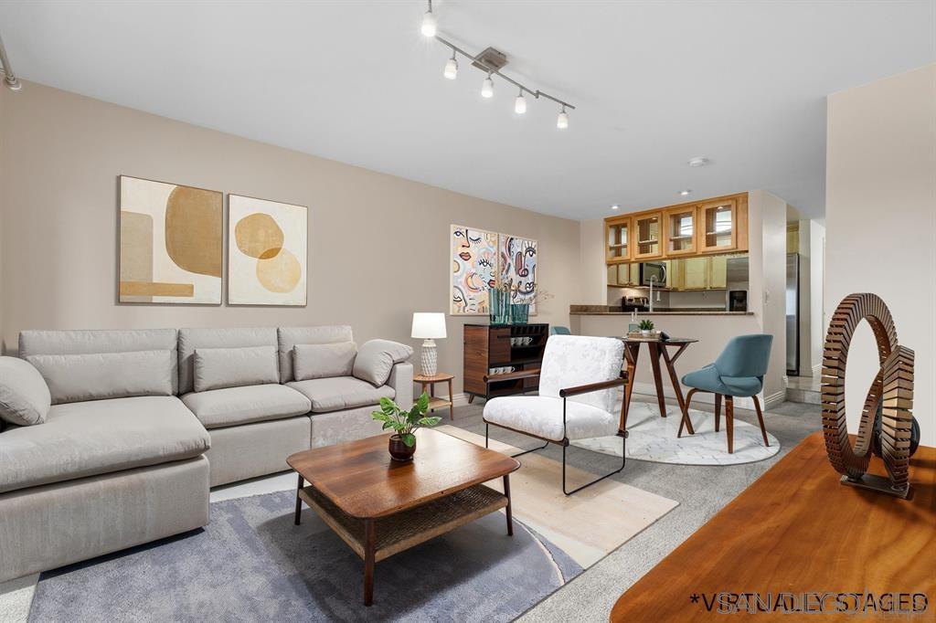 Detail Gallery Image 4 of 29 For 10224  Maya Linda Road  #17,  San Diego,  CA 92126 - 2 Beds | 1/1 Baths