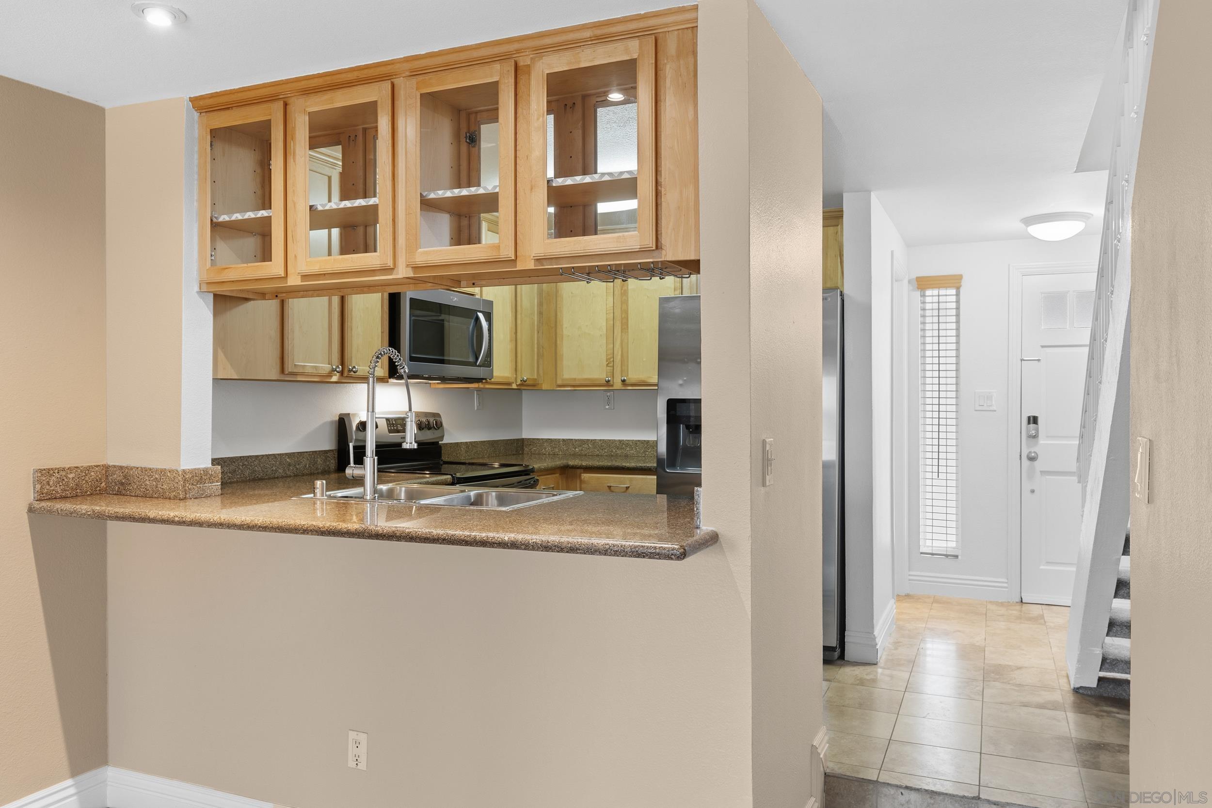 Detail Gallery Image 5 of 29 For 10224  Maya Linda Road  #17,  San Diego,  CA 92126 - 2 Beds | 1/1 Baths