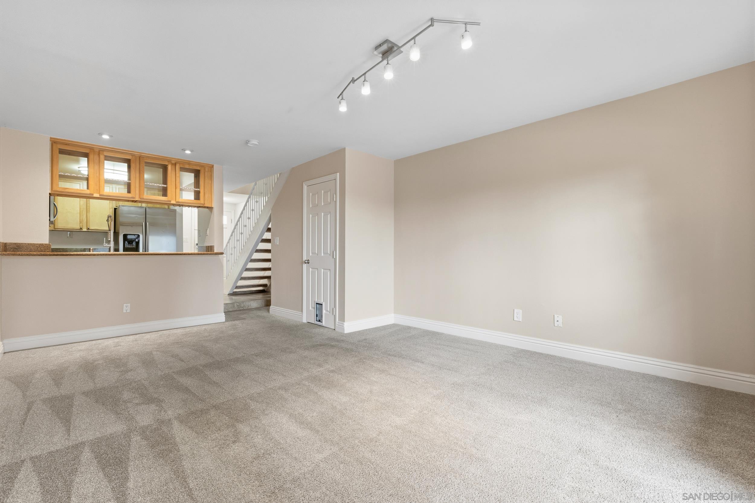 Detail Gallery Image 7 of 29 For 10224  Maya Linda Road  #17,  San Diego,  CA 92126 - 2 Beds | 1/1 Baths