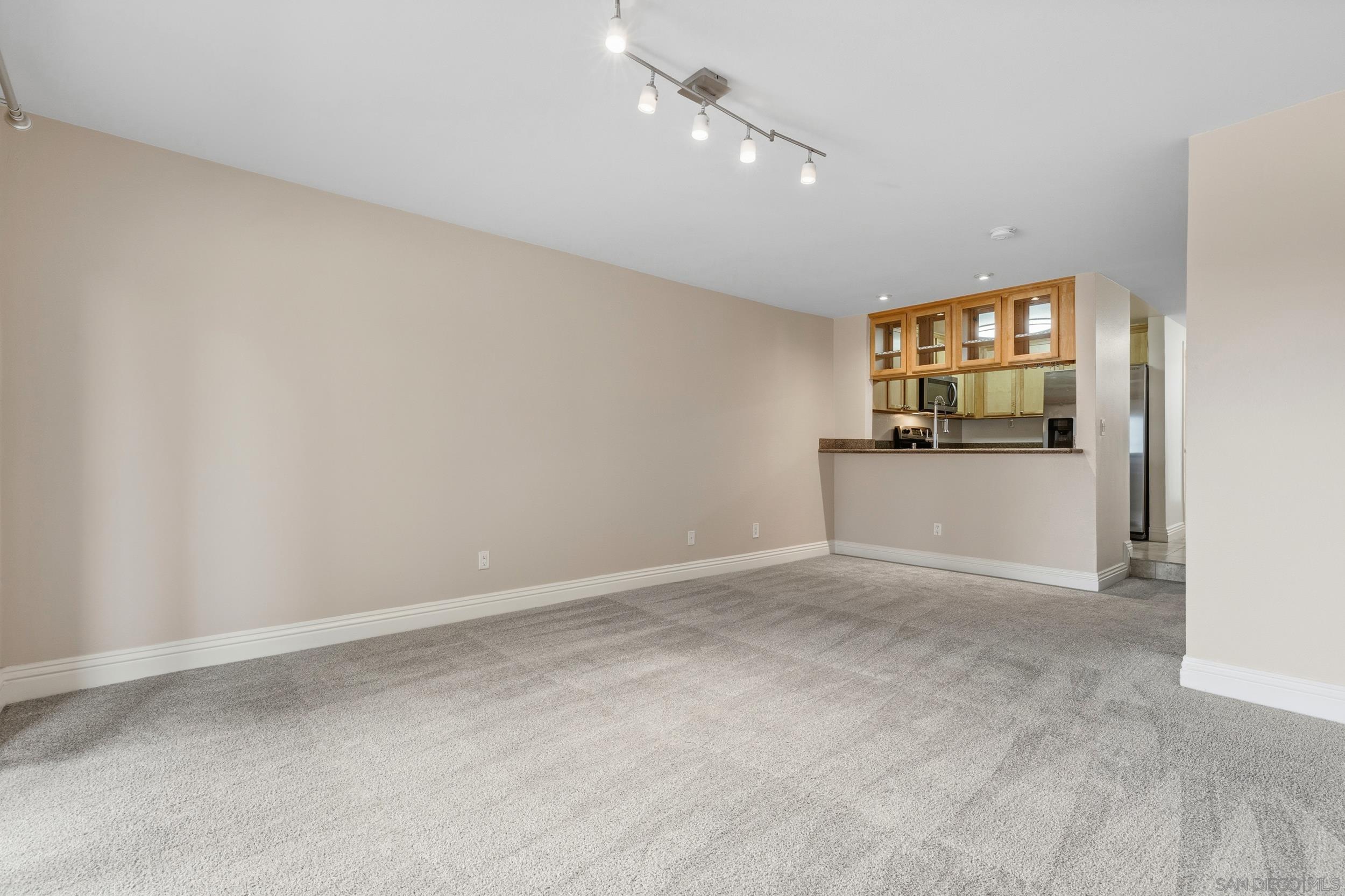 Detail Gallery Image 8 of 29 For 10224  Maya Linda Road  #17,  San Diego,  CA 92126 - 2 Beds | 1/1 Baths