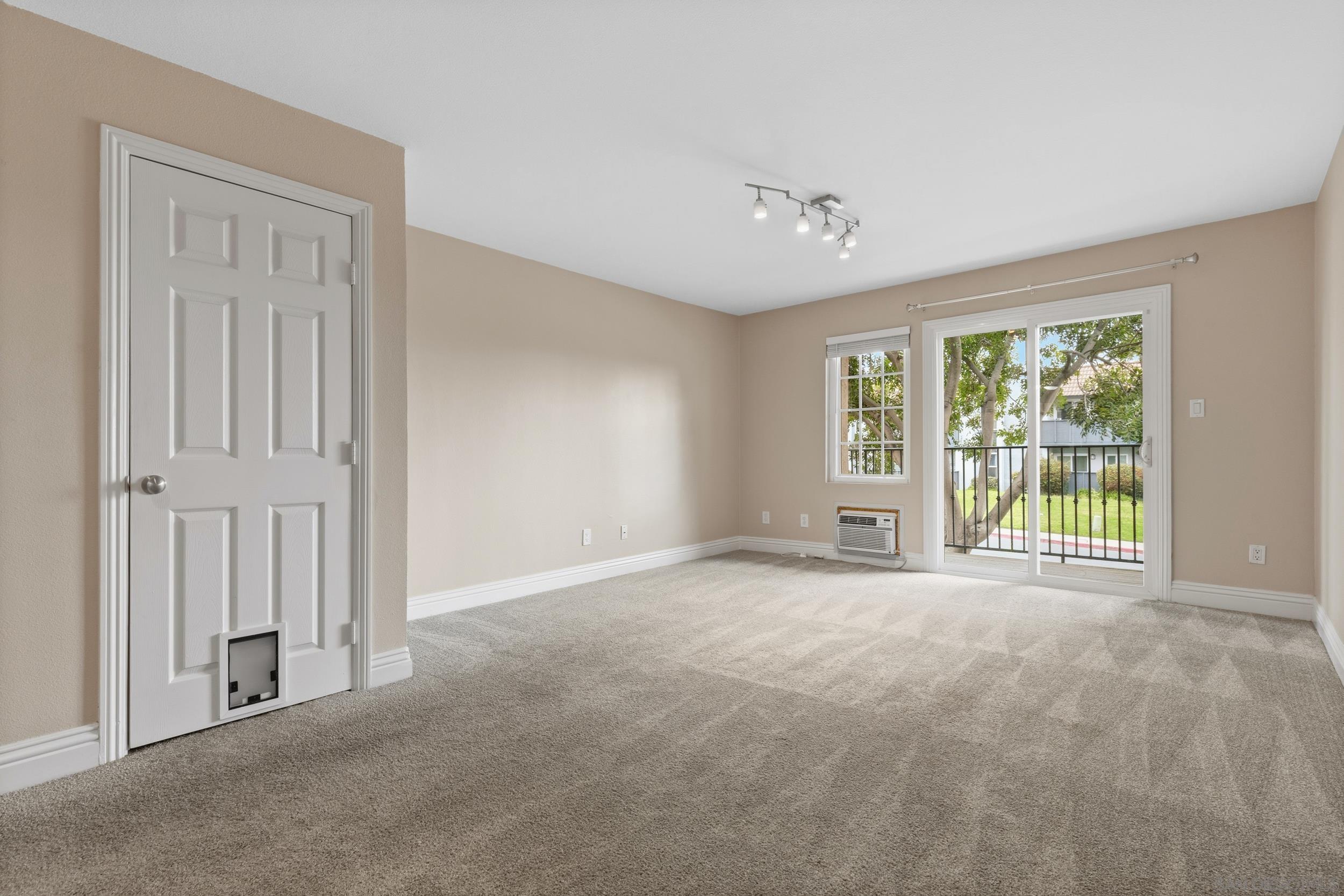 Detail Gallery Image 10 of 29 For 10224  Maya Linda Road  #17,  San Diego,  CA 92126 - 2 Beds | 1/1 Baths