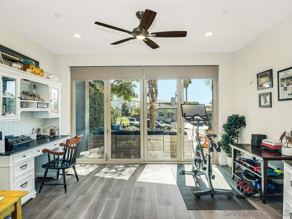 Detail Gallery Image 11 of 75 For 938  Opal, San Diego,  CA 92109 - 5 Beds | 3/1 Baths