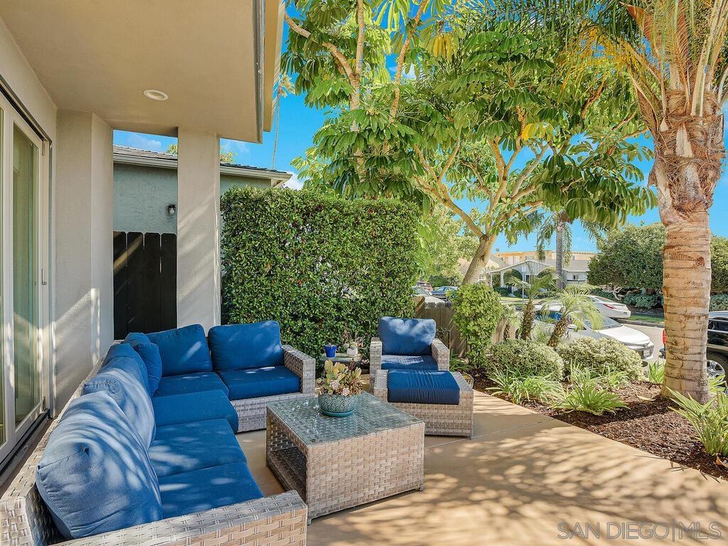 Detail Gallery Image 13 of 75 For 938  Opal, San Diego,  CA 92109 - 5 Beds | 3/1 Baths