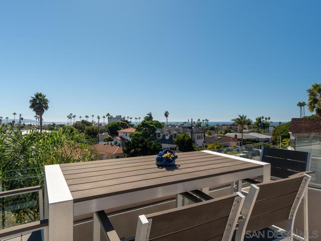 Detail Gallery Image 35 of 75 For 938  Opal, San Diego,  CA 92109 - 5 Beds | 3/1 Baths