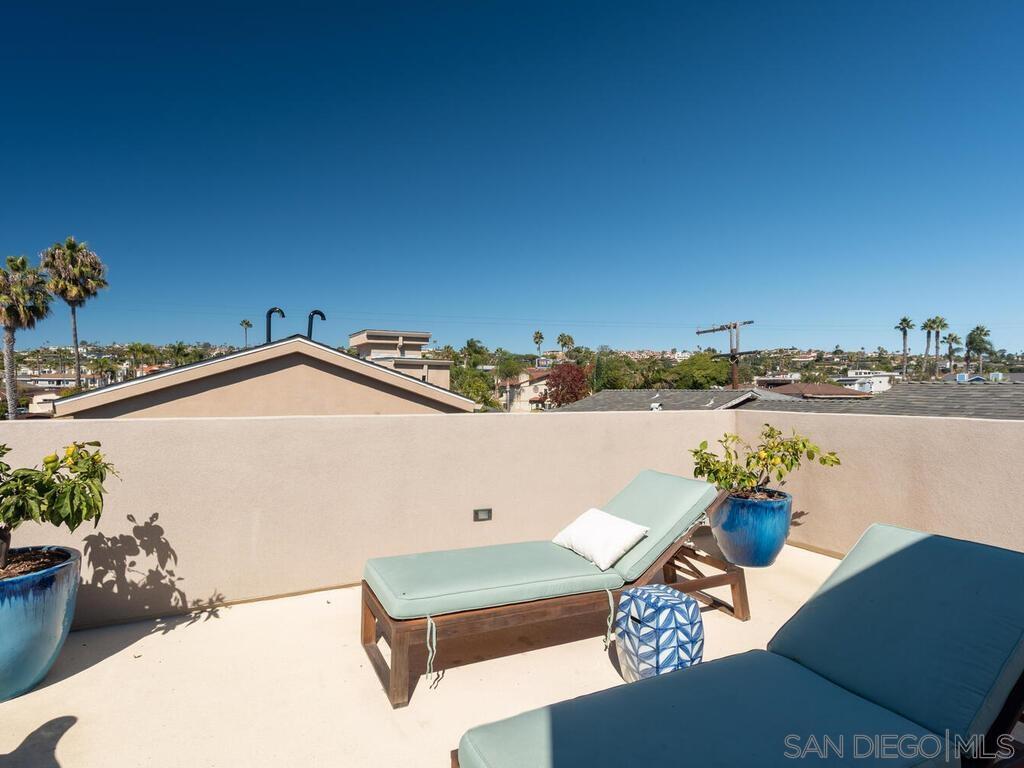 Detail Gallery Image 36 of 75 For 938  Opal, San Diego,  CA 92109 - 5 Beds | 3/1 Baths