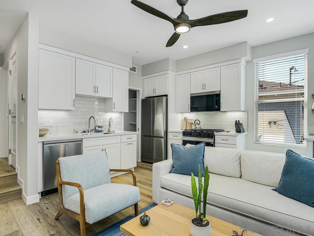 Detail Gallery Image 40 of 75 For 938  Opal, San Diego,  CA 92109 - 5 Beds | 3/1 Baths