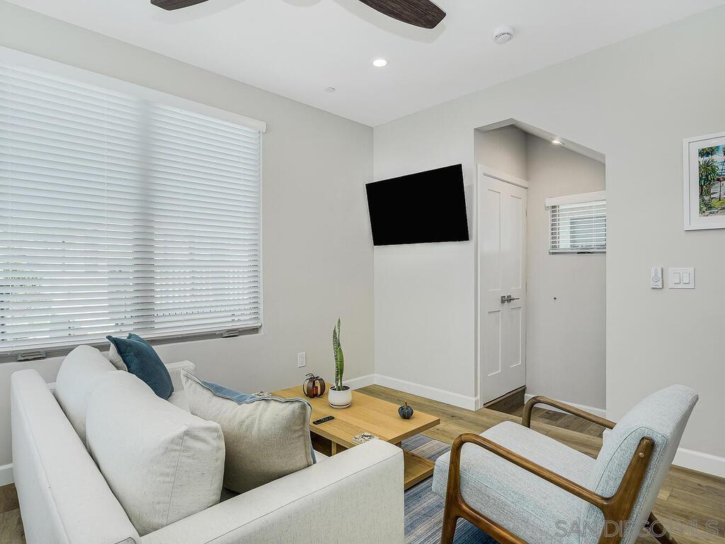 Detail Gallery Image 42 of 75 For 938  Opal, San Diego,  CA 92109 - 5 Beds | 3/1 Baths