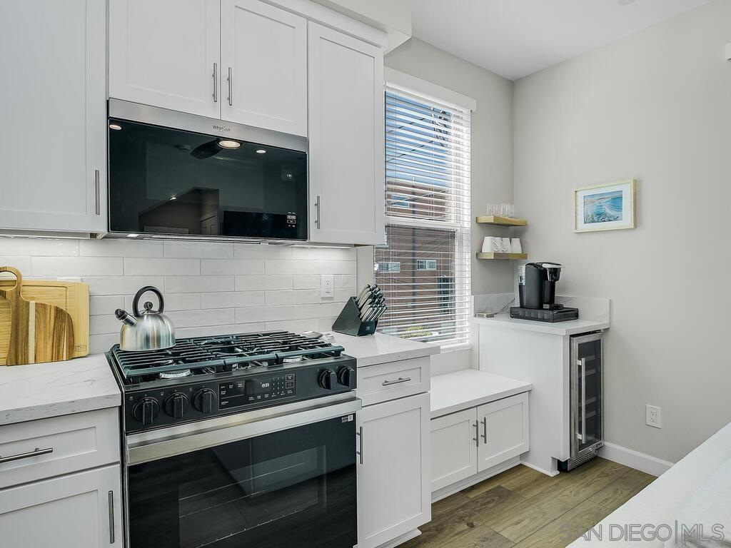 Detail Gallery Image 44 of 75 For 938  Opal, San Diego,  CA 92109 - 5 Beds | 3/1 Baths