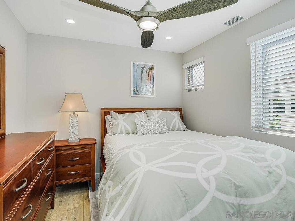 Detail Gallery Image 45 of 75 For 938  Opal, San Diego,  CA 92109 - 5 Beds | 3/1 Baths