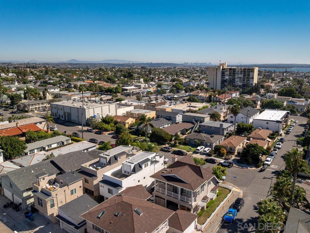 Detail Gallery Image 52 of 75 For 938  Opal, San Diego,  CA 92109 - 5 Beds | 3/1 Baths