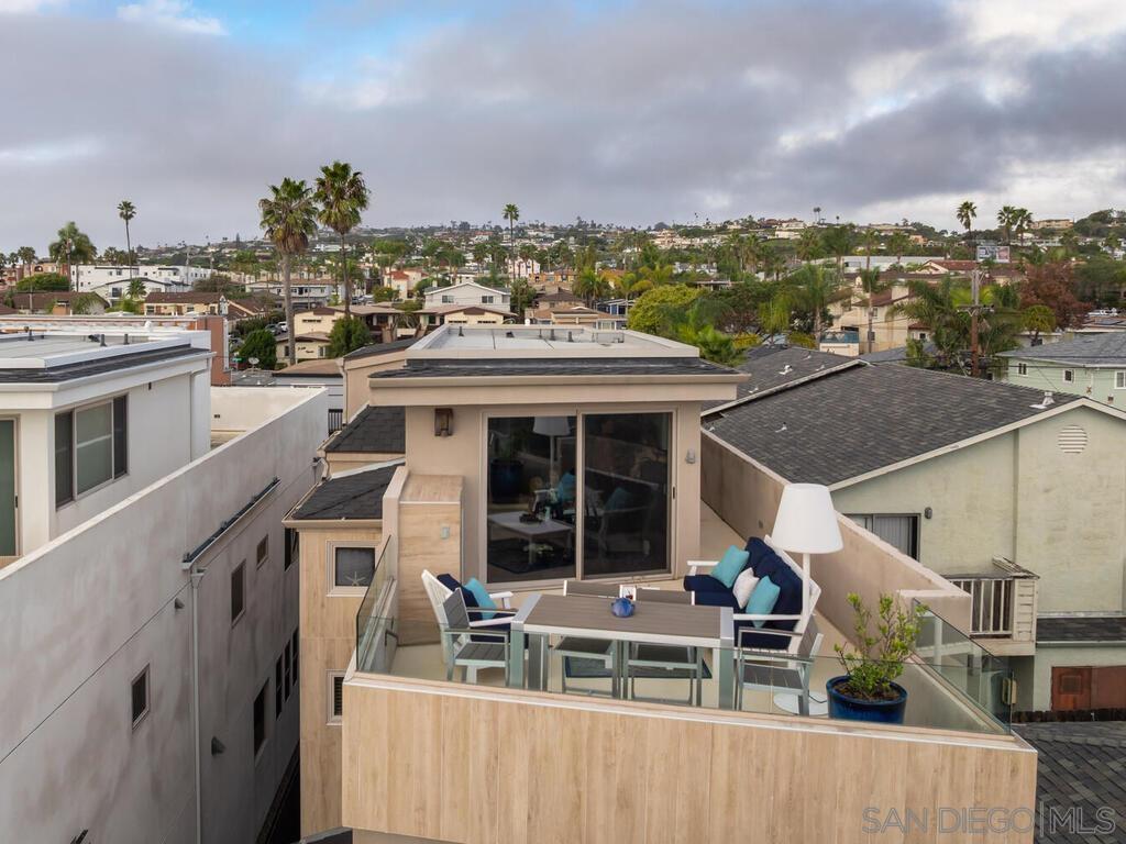 Detail Gallery Image 67 of 75 For 938  Opal, San Diego,  CA 92109 - 5 Beds | 3/1 Baths