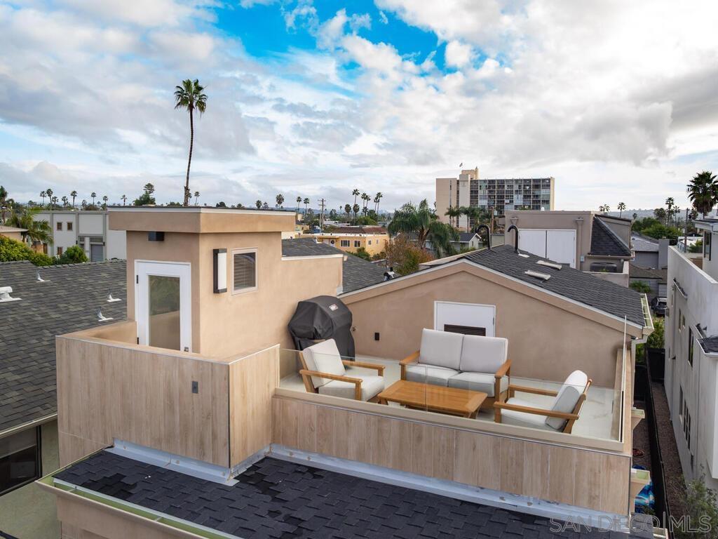 Detail Gallery Image 70 of 75 For 938  Opal, San Diego,  CA 92109 - 5 Beds | 3/1 Baths