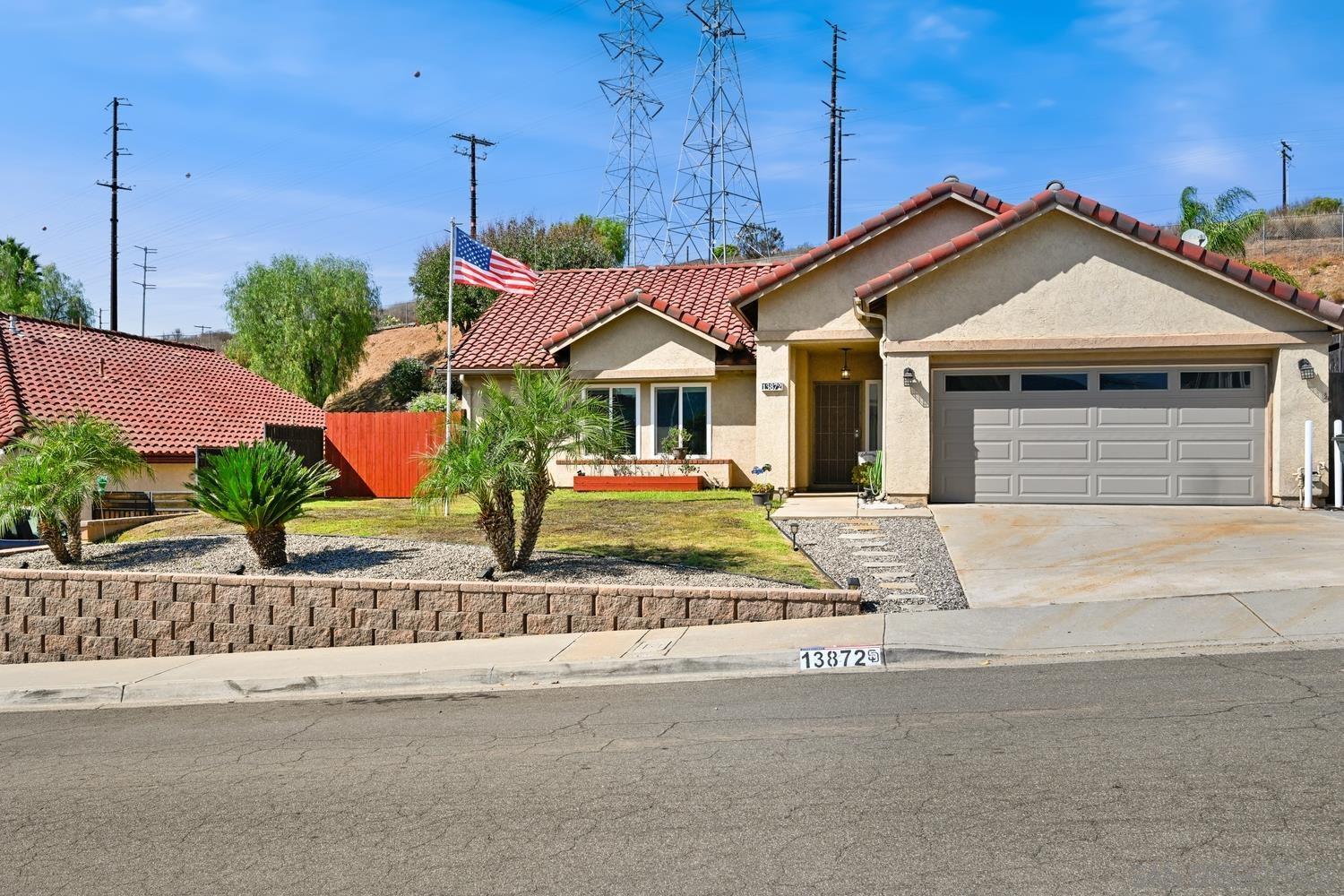 Detail Gallery Image 2 of 29 For 13872  Jack Oak Ln, Lakeside,  CA 92040 - 3 Beds | 2 Baths