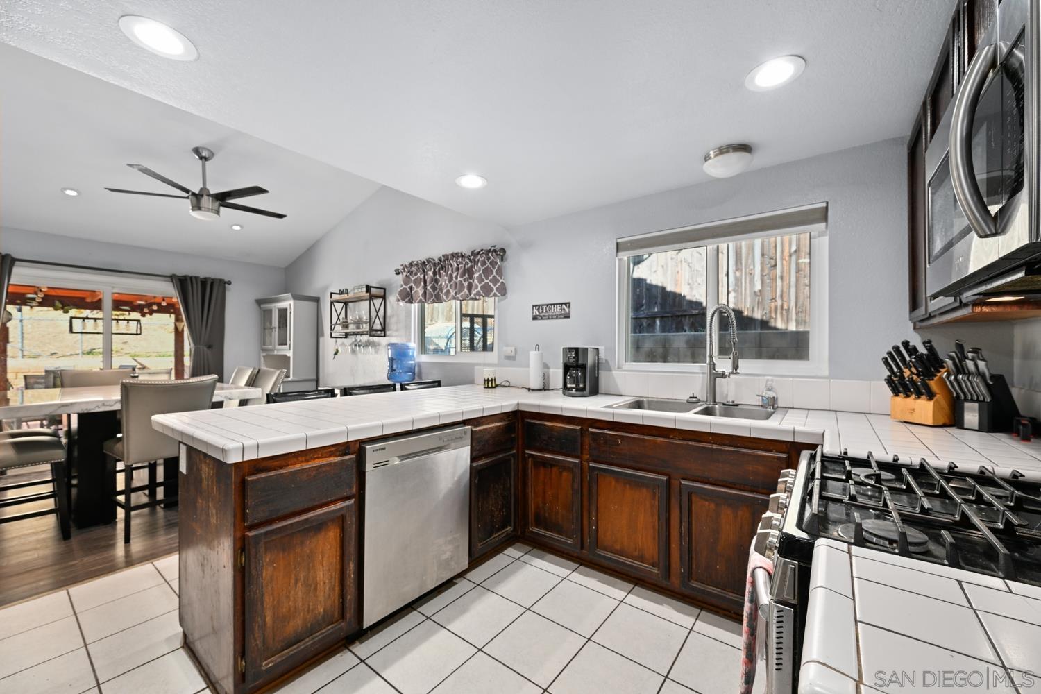 Detail Gallery Image 11 of 29 For 13872  Jack Oak Ln, Lakeside,  CA 92040 - 3 Beds | 2 Baths