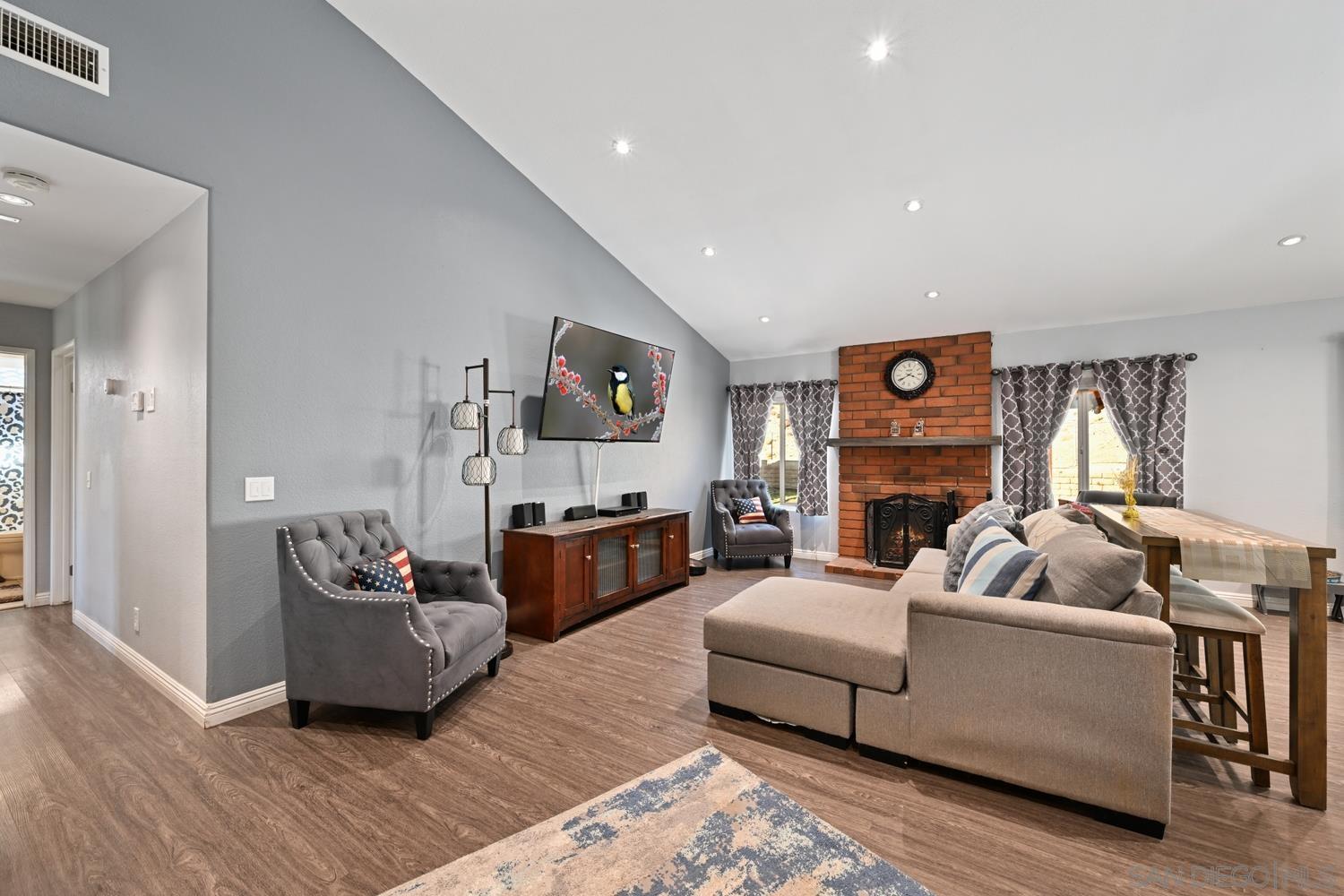 Detail Gallery Image 5 of 29 For 13872  Jack Oak Ln, Lakeside,  CA 92040 - 3 Beds | 2 Baths