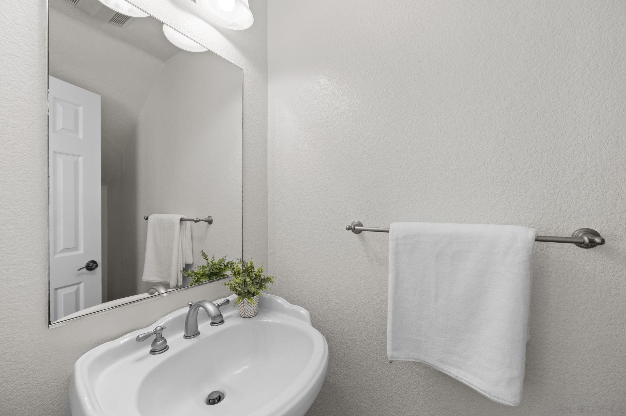 Detail Gallery Image 13 of 35 For 2816  Villas Way, San Diego,  CA 92108 - 3 Beds | 2/1 Baths