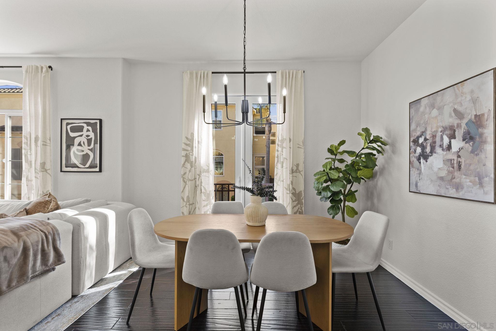 Detail Gallery Image 4 of 35 For 2816  Villas Way, San Diego,  CA 92108 - 3 Beds | 2/1 Baths