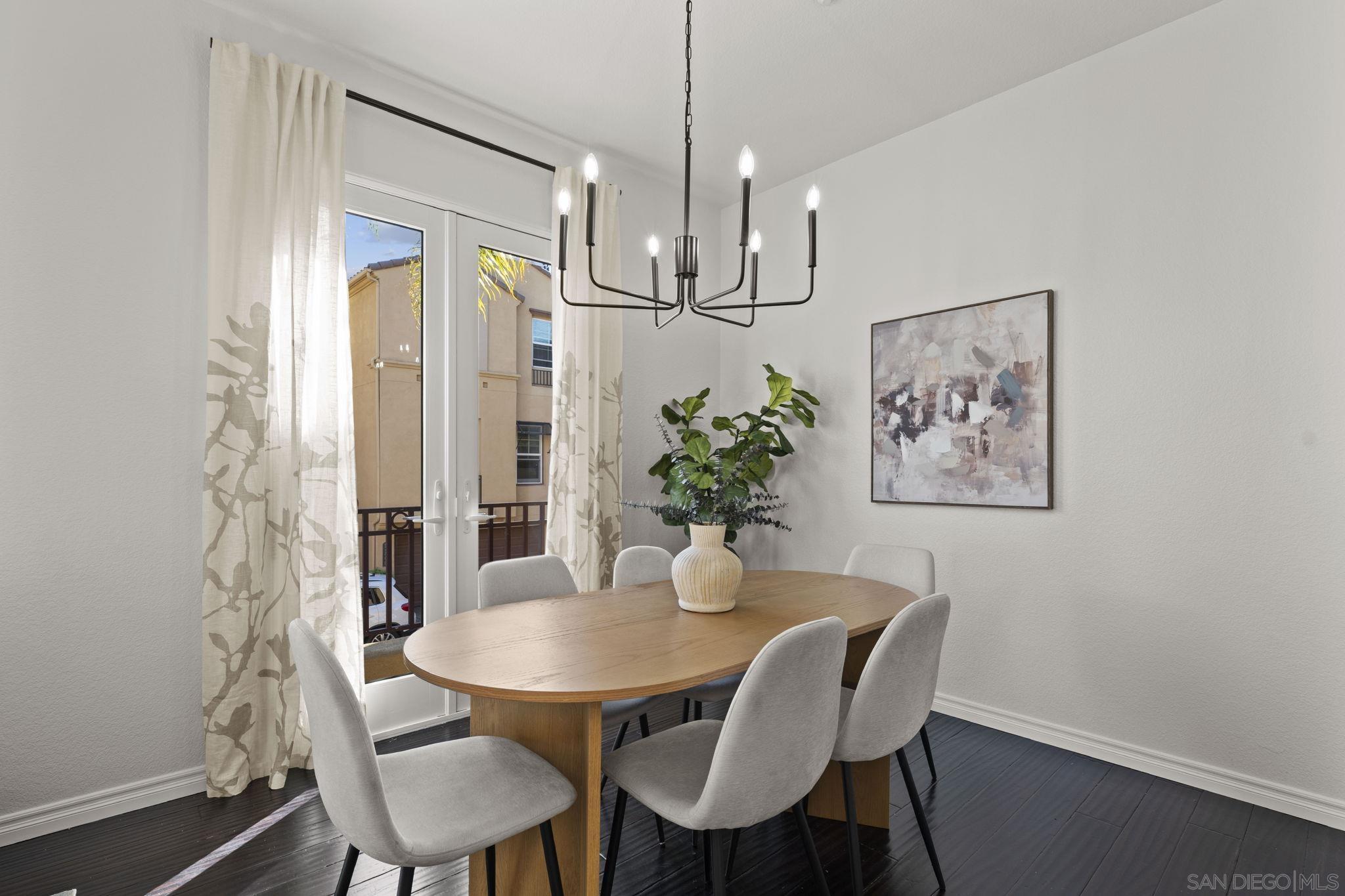 Detail Gallery Image 7 of 35 For 2816  Villas Way, San Diego,  CA 92108 - 3 Beds | 2/1 Baths