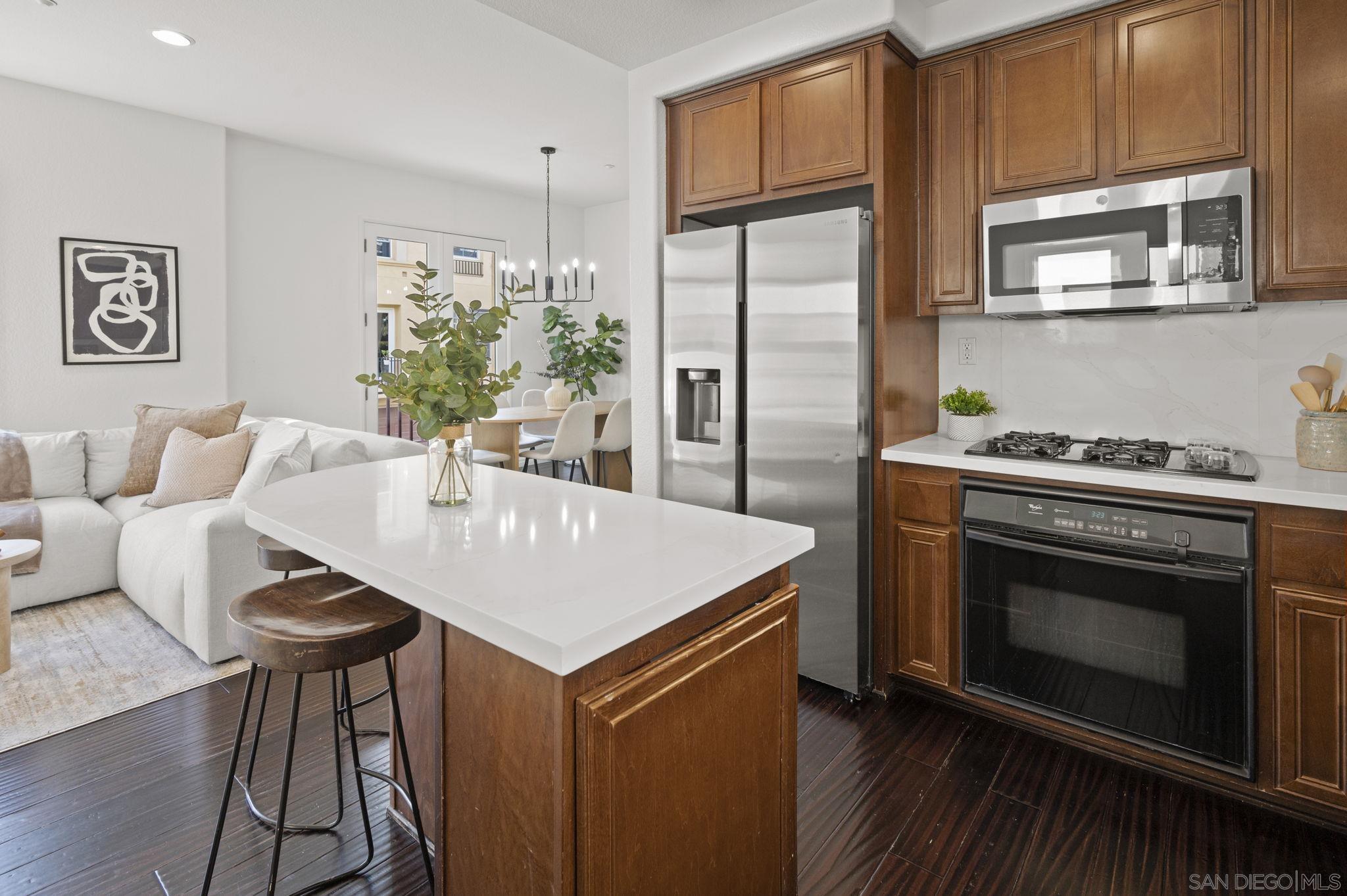 Detail Gallery Image 9 of 35 For 2816  Villas Way, San Diego,  CA 92108 - 3 Beds | 2/1 Baths