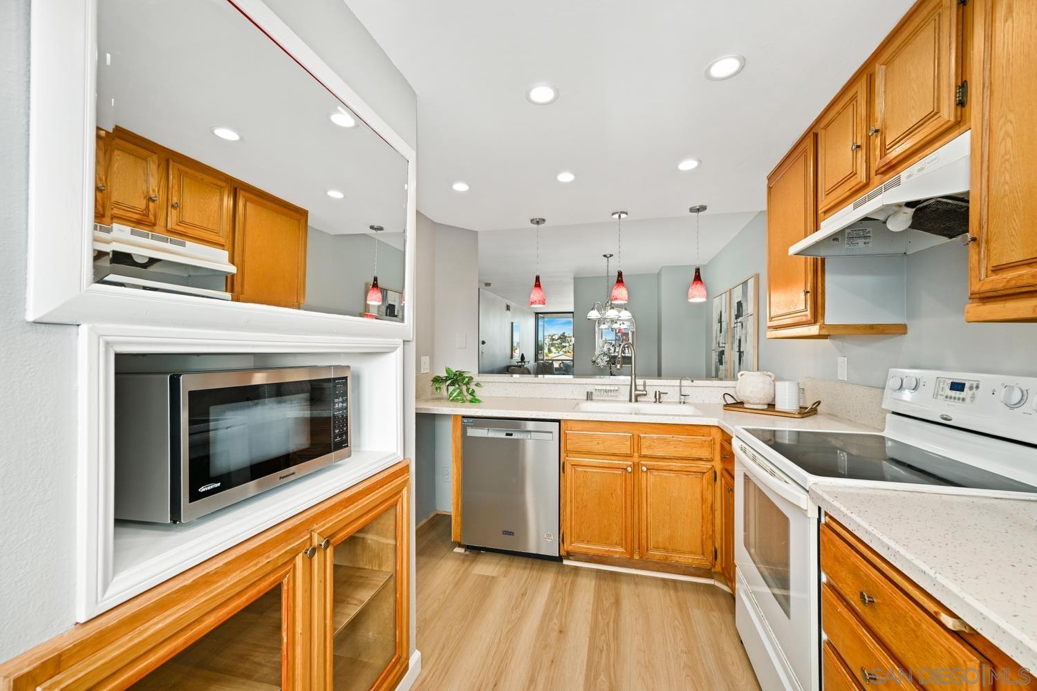 Detail Gallery Image 15 of 36 For 3130  Avenida De Portugal  #302,  San Diego,  CA 92106 - 2 Beds | 2 Baths