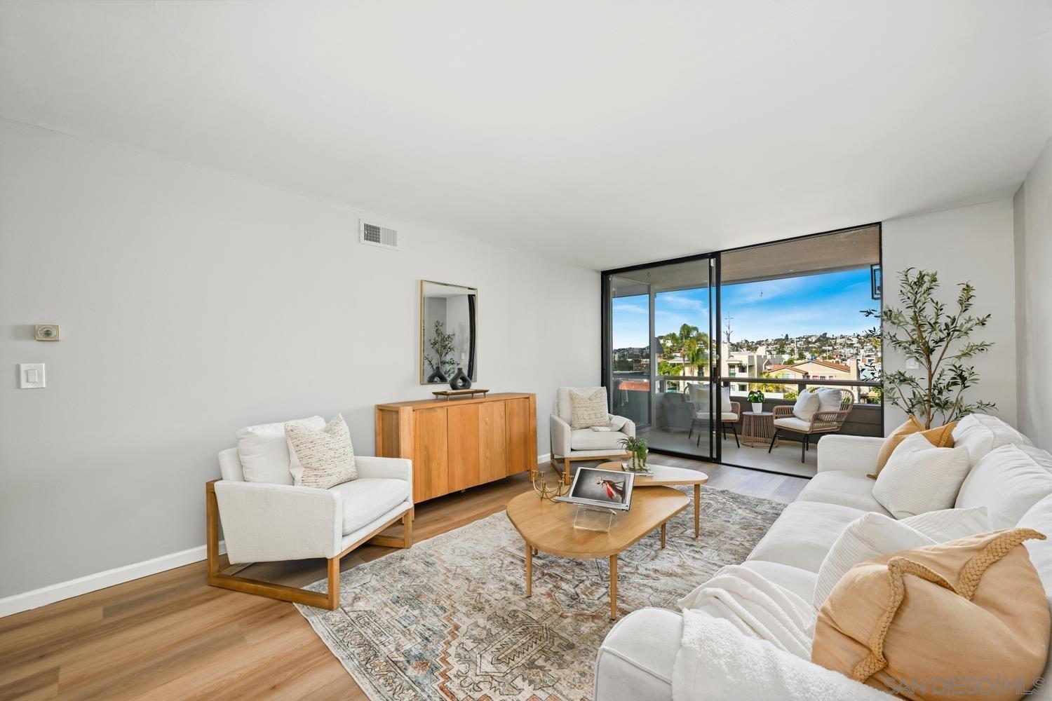 Detail Gallery Image 5 of 36 For 3130  Avenida De Portugal  #302,  San Diego,  CA 92106 - 2 Beds | 2 Baths