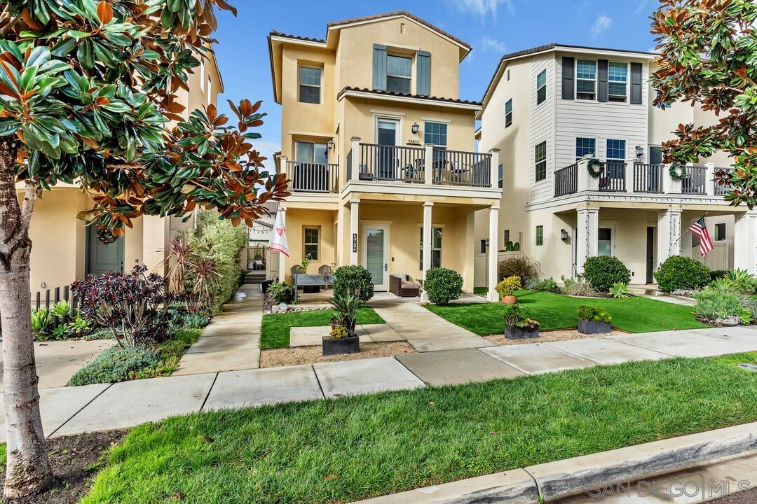 Detail Gallery Image 2 of 67 For 21512  Harmony Village Drive, Escondido,  CA 92029 - 4 Beds | 3/1 Baths