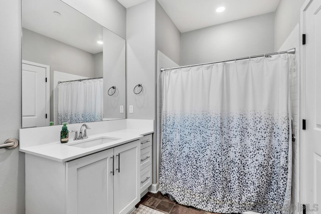 Detail Gallery Image 11 of 67 For 21512  Harmony Village Drive, Escondido,  CA 92029 - 4 Beds | 3/1 Baths