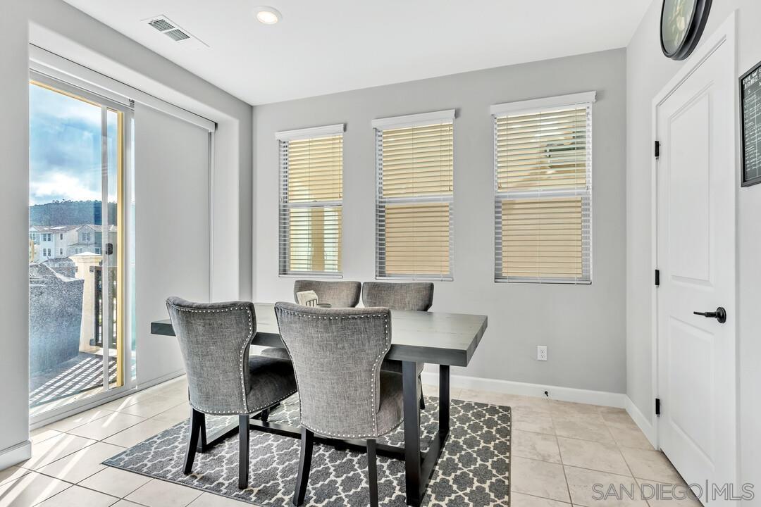 Detail Gallery Image 13 of 67 For 21512  Harmony Village Drive, Escondido,  CA 92029 - 4 Beds | 3/1 Baths