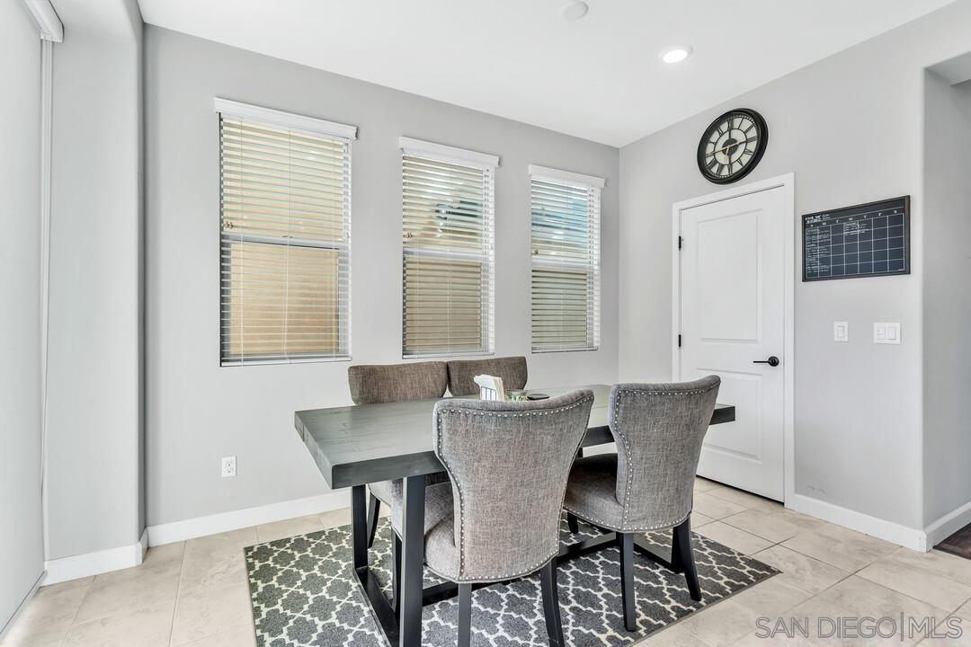 Detail Gallery Image 14 of 67 For 21512  Harmony Village Drive, Escondido,  CA 92029 - 4 Beds | 3/1 Baths