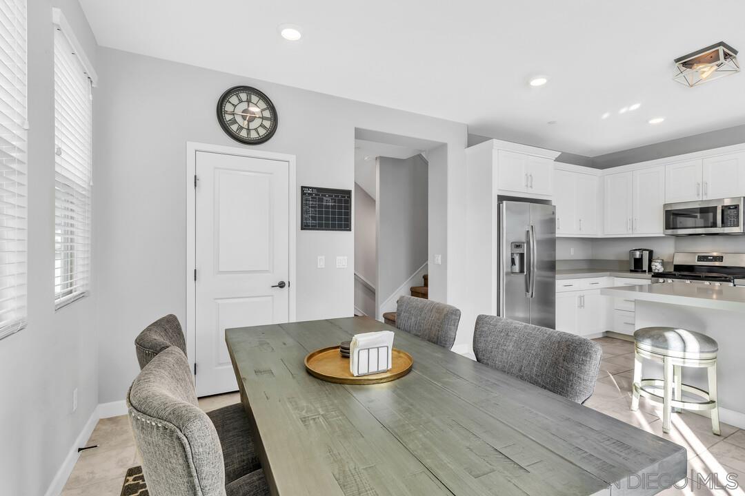 Detail Gallery Image 15 of 67 For 21512  Harmony Village Drive, Escondido,  CA 92029 - 4 Beds | 3/1 Baths