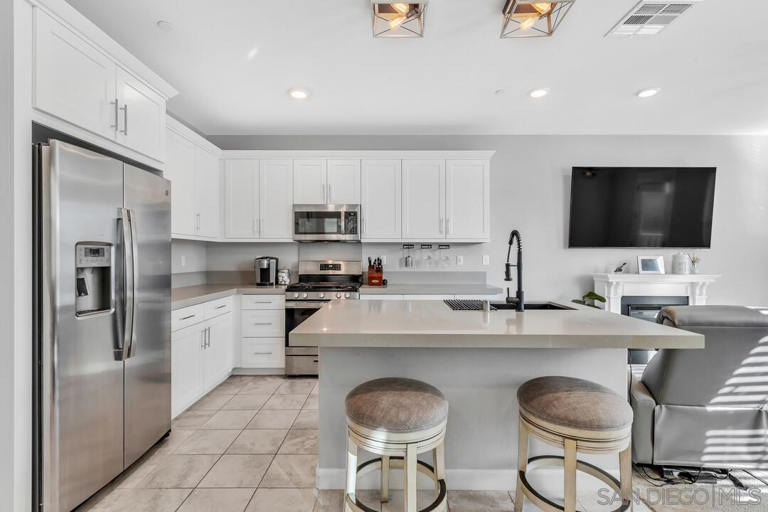 Detail Gallery Image 17 of 67 For 21512  Harmony Village Drive, Escondido,  CA 92029 - 4 Beds | 3/1 Baths