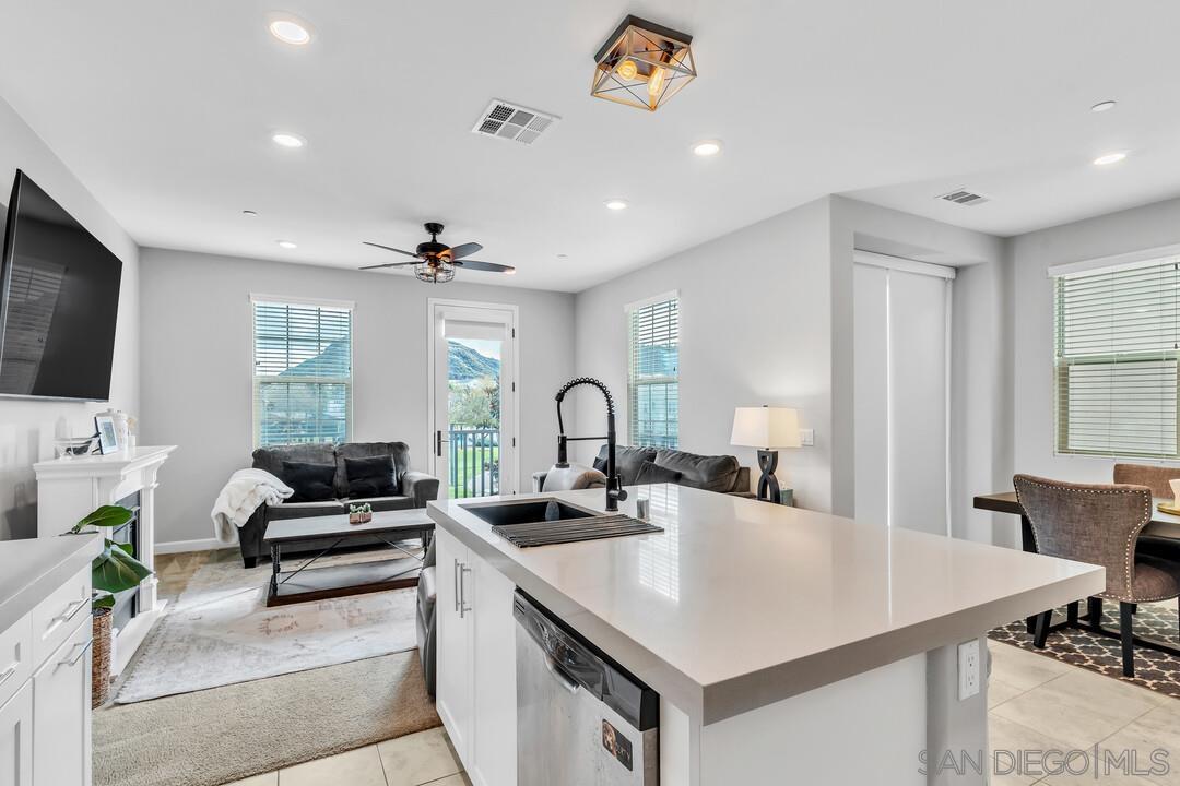 Detail Gallery Image 22 of 67 For 21512  Harmony Village Drive, Escondido,  CA 92029 - 4 Beds | 3/1 Baths