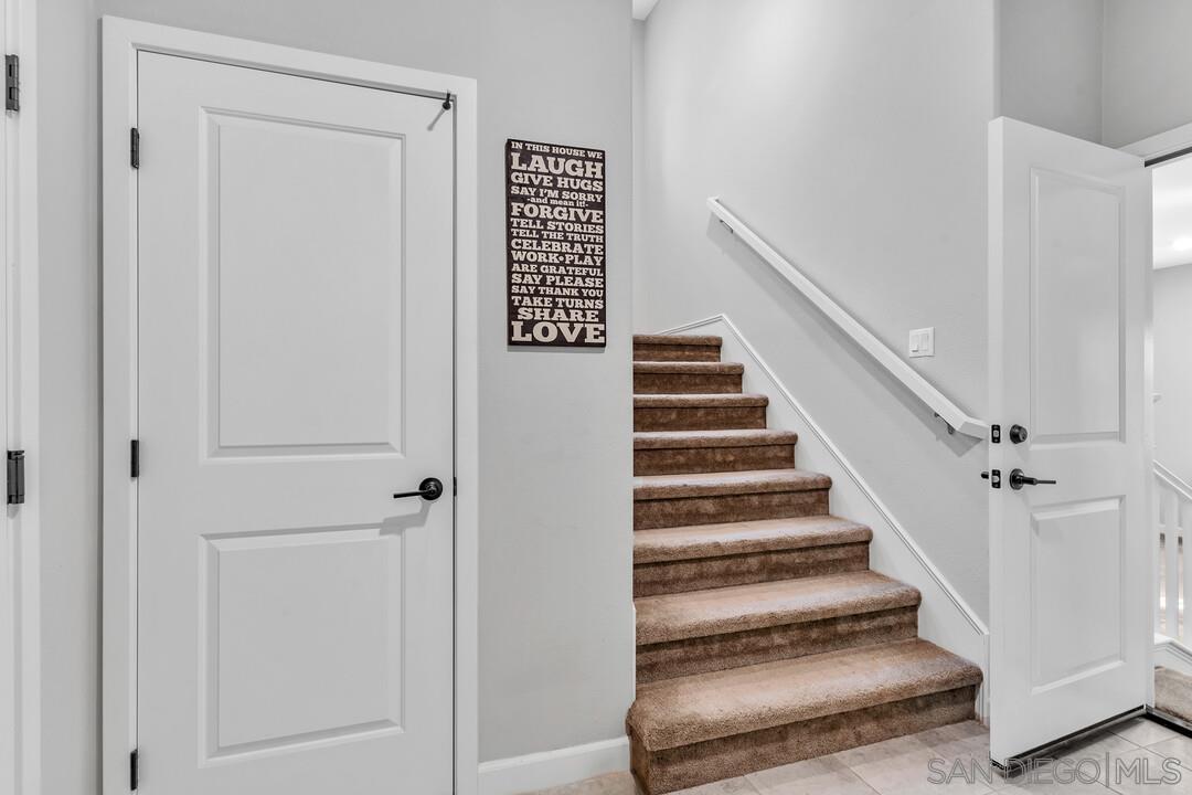 Detail Gallery Image 6 of 67 For 21512  Harmony Village Drive, Escondido,  CA 92029 - 4 Beds | 3/1 Baths