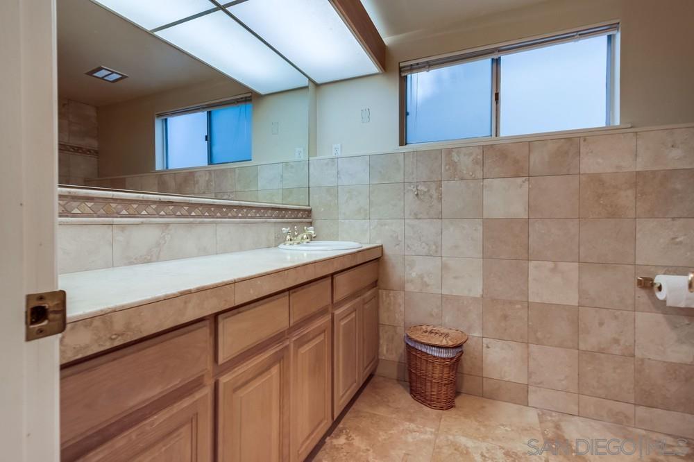 Detail Gallery Image 35 of 45 For 1145  La Jolla Rancho Road, La Jolla,  CA 92037 - 4 Beds | 4 Baths