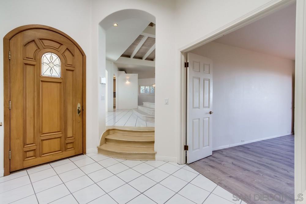 Detail Gallery Image 5 of 45 For 1145  La Jolla Rancho Road, La Jolla,  CA 92037 - 4 Beds | 4 Baths